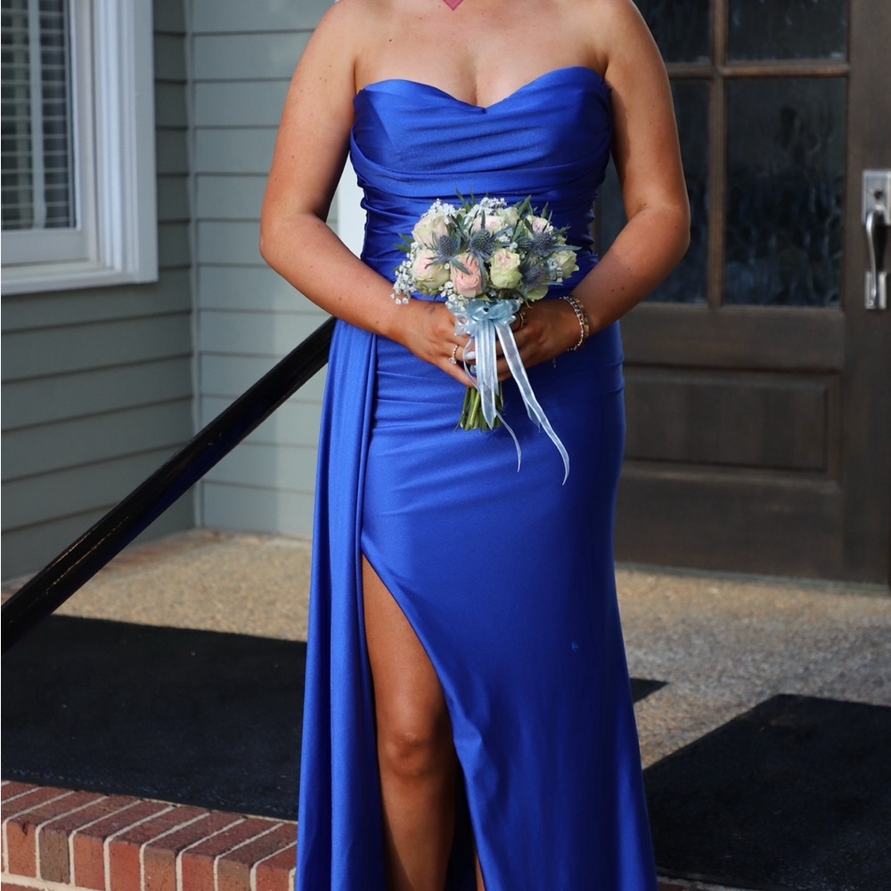 Elegant Blue Strapless Prom Dress